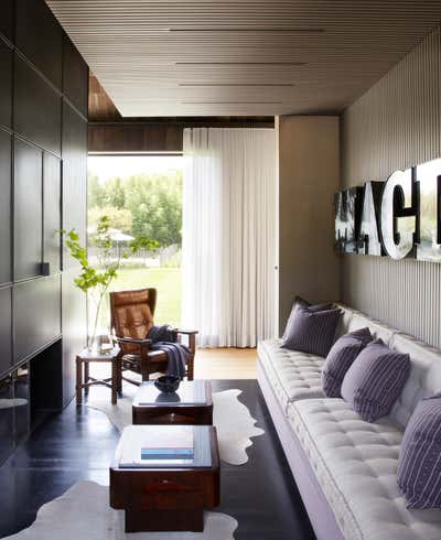  Beach House Living Room. Wainscott Beach Home by Damon Liss Design.