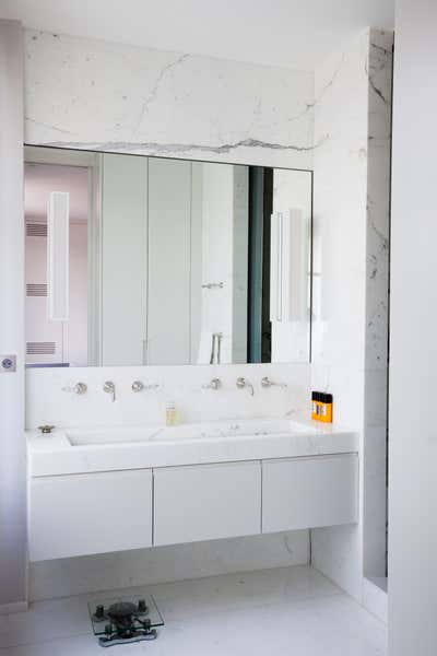  Contemporary Apartment Bathroom. Rue le Nôtre by Isabelle Stanislas Architecture.