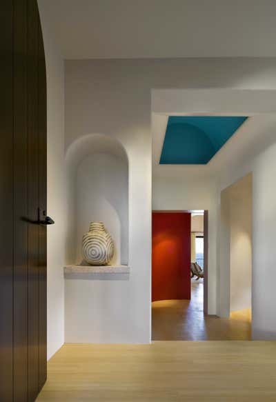  Modern Beach House Entry and Hall. Beach Retreat by Kligerman Architecture and Design.