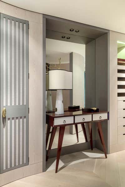  Contemporary Apartment Storage Room and Closet. Palm Beach by Achille Salvagni Atelier.