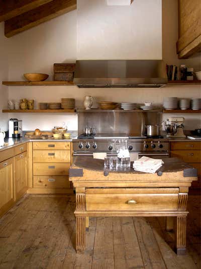 Rustic Vacation Home Kitchen. SWISS CHALET by Marion Lichtig.