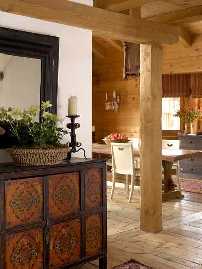 Rustic Vacation Home Entry and Hall. SWISS CHALET by Marion Lichtig.