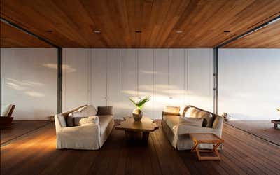  Modern Beach House Living Room. House on a Dune by Oppenheim Architecture + Design.
