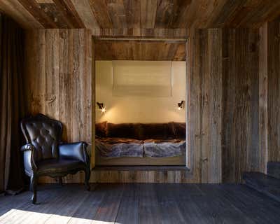  Rustic Cottage Vacation Home Living Room. La Muna by Oppenheim Architecture + Design.