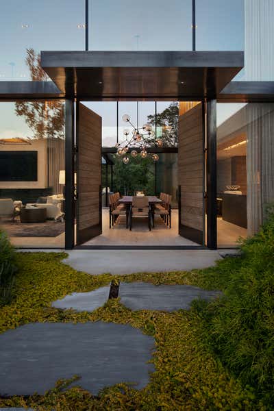 Modern Country House Dining Room. Tennessee Farmhouse by Meyer Davis.