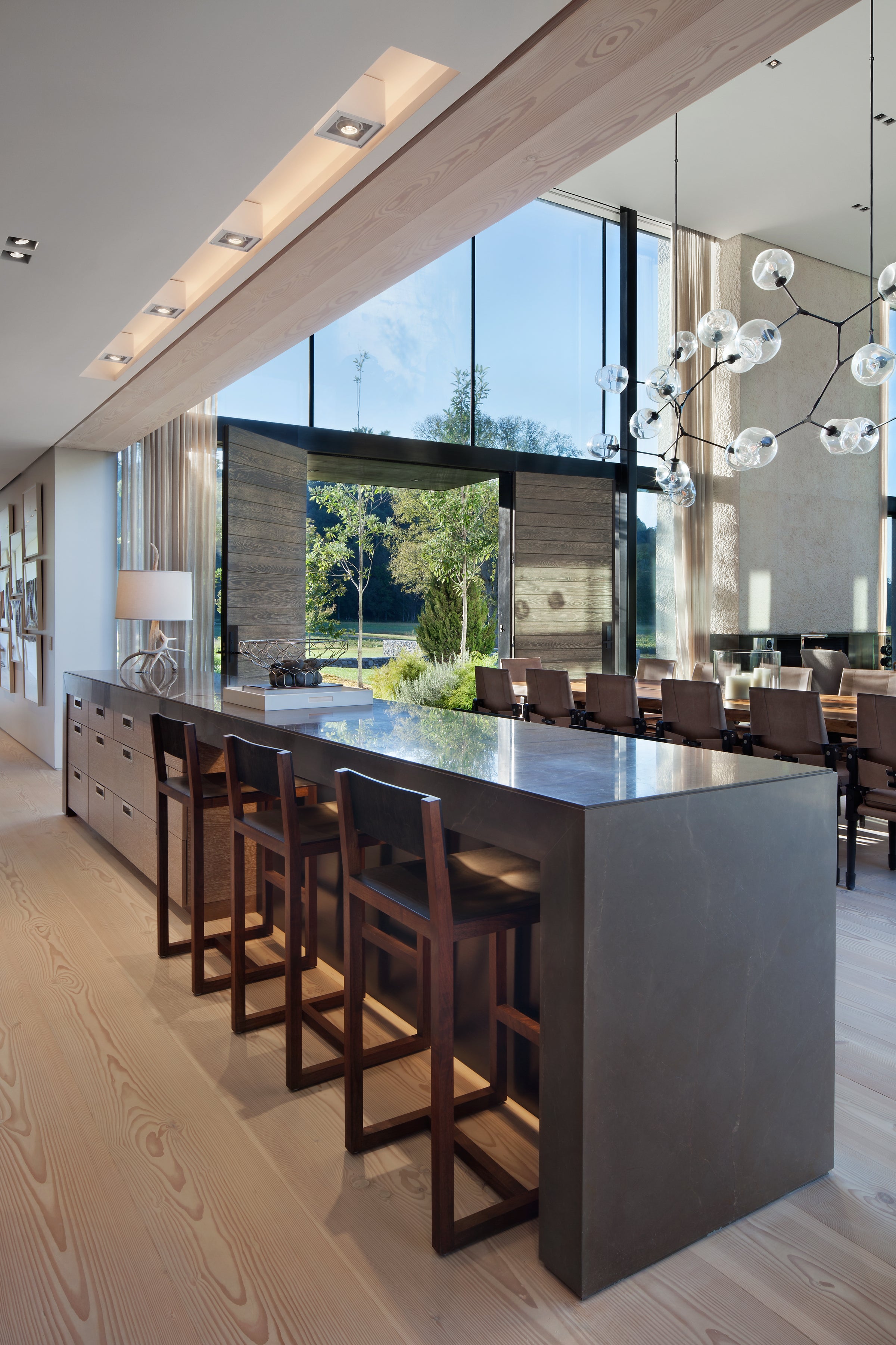 Kitchen by Meyer Davis on 1stdibs
