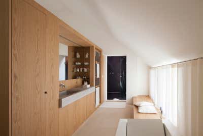  Modern Family Home Bathroom. Kirchplatz Residence by Oppenheim Architecture + Design.