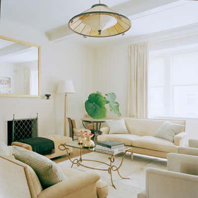  Eclectic Apartment Living Room. New York City Apartment  by Aparicio + Associates .
