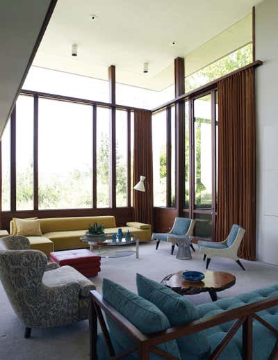  Family Home Living Room. de Cordova House by Kay Kollar Design.