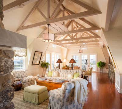  Traditional Vacation Home Living Room. Nantucket Oceanfront Resident by Brian J. McCarthy Inc..