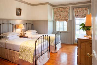  Beach Style Vacation Home Bedroom. Nantucket Oceanfront Resident by Brian J. McCarthy Inc..