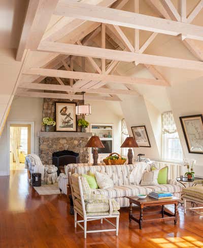 Traditional Vacation Home Living Room. Nantucket Oceanfront Resident by Brian J. McCarthy Inc..