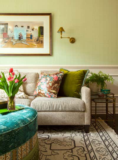  Maximalist Family Home Living Room. Lincoln Park Vintage by Summer Thornton Design .