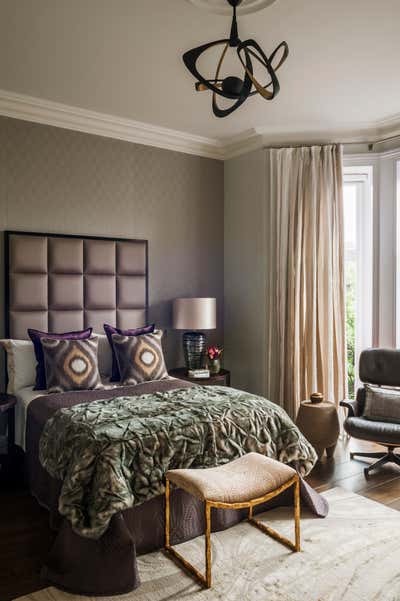  Traditional Apartment Bedroom. London by Villalobos Desio.