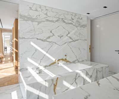  Contemporary Vacation Home Bathroom. Tel Aviv  by Isabelle Stanislas Architecture.