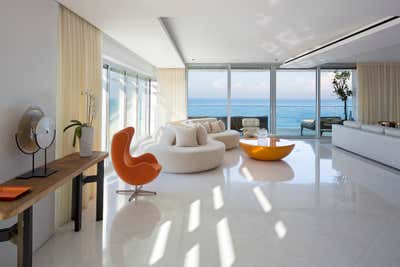  Contemporary Vacation Home Living Room. Tel Aviv  by Isabelle Stanislas Architecture.