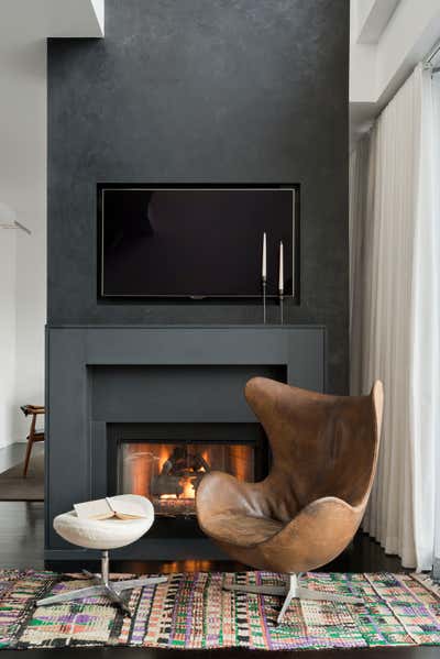 Modern Bachelor Pad Living Room. GREENWICH VILLAGE PENTHOUSE by Studio Hus.