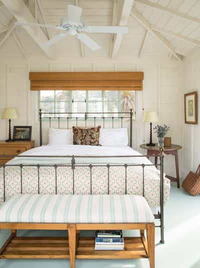 Beach Style Vacation Home Bedroom. California Beach House by Thomas Callaway Associates .