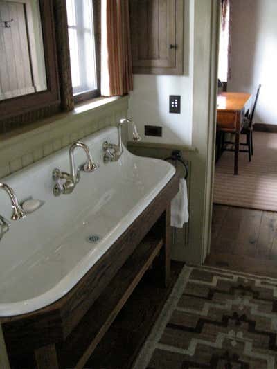  Country Rustic Vacation Home Bathroom. Jackson Hole Compound by Thomas Callaway Associates .