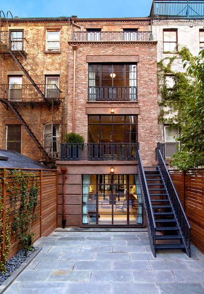  Modern Family Home Exterior. West Village Town House by MARKZEFF.