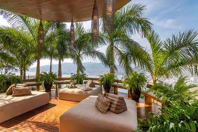 Beach Style Vacation Home Exterior. Acapulco Breeze by Sofia Aspe Interiorismo.
