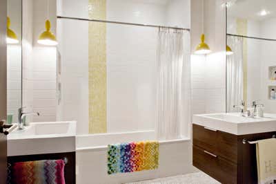 Modern Apartment Bathroom. Gramercy Loft by DHD Architecture & Interior Design.
