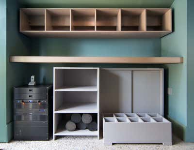 Modern Storage Room and Closet. AERIAL STUDIO by unHeim.