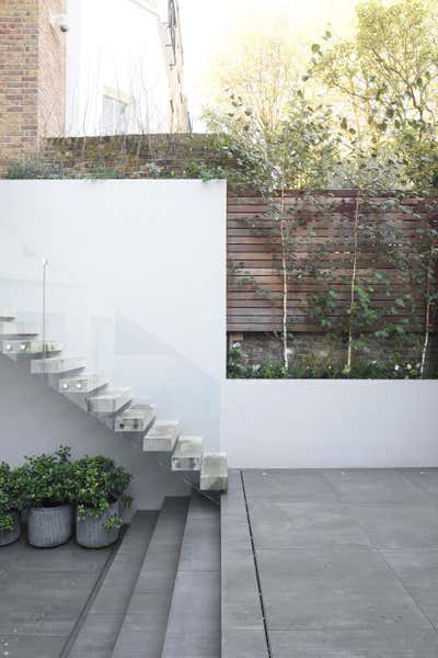  Contemporary Family Home Patio and Deck. West Kensington by Rabih Hage.