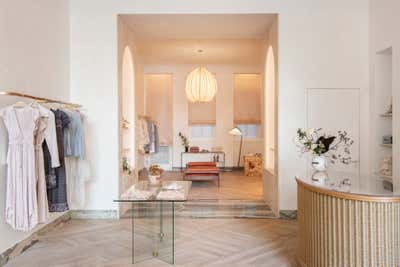 Contemporary Open Plan. Ulla Johnson Flagship Boutique by Elizabeth Roberts Architects.