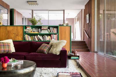  Mid-Century Modern Family Home Living Room. Beachwood  by Reath Design.