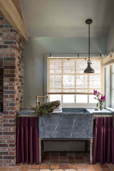  Traditional Family Home Kitchen. Brentwood  by Reath Design.