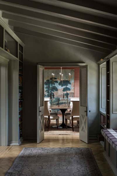  Traditional Family Home Dining Room. Brentwood  by Reath Design.