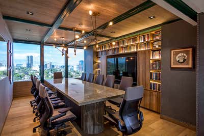  Contemporary Eclectic Office Meeting Room. Skyrise Office by Sofia Aspe Interiorismo.
