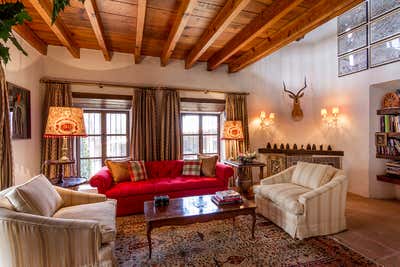  English Country Traditional Country House Living Room. Encinillas Ranch by Sofia Aspe Interiorismo.