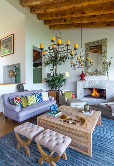  Bohemian Eclectic Vacation Home Living Room. House on a Lake by Sofia Aspe Interiorismo.