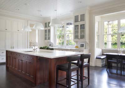  Traditional Family Home Kitchen. Menlo Park Residence by ECHE.