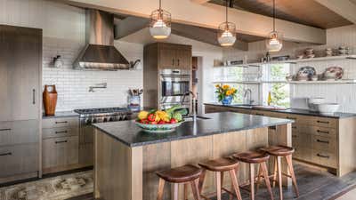  Cottage Beach House Kitchen. Whidbey Island Home by Hoedemaker Pfeiffer.