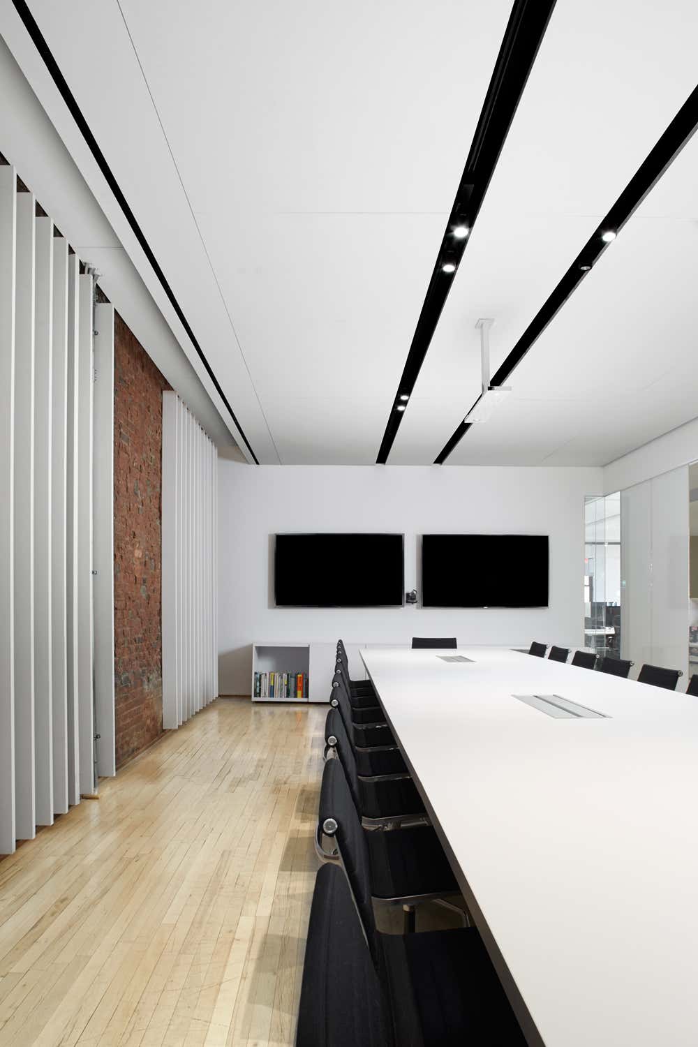 Contemporary Meeting Room