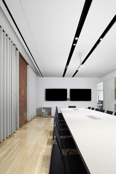 Contemporary Meeting Room. SQUARE INC. by Magdalena Keck Interior Design.
