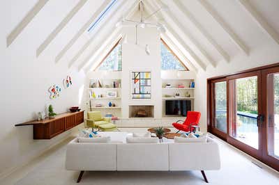  Modern Country House Living Room. East Hampton Retreat  by Amy Lau Design.