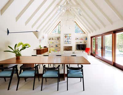 Contemporary Country House Dining Room. East Hampton Retreat  by Amy Lau Design.