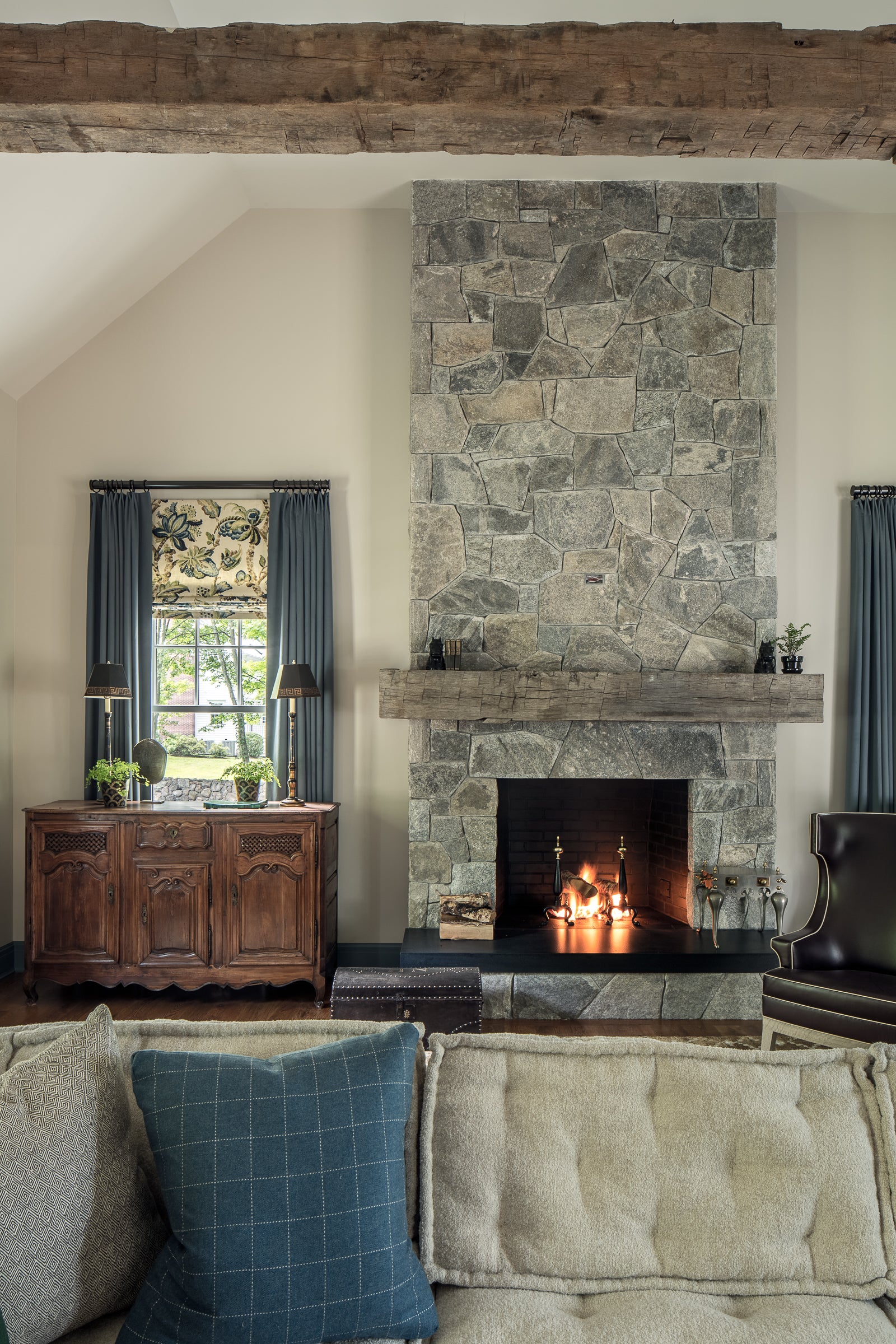 Traditional Living Room