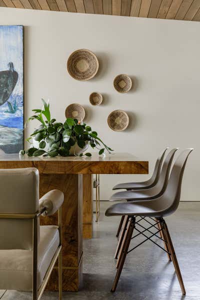  Modern Beach House Dining Room. Arch Cape by JHL Design.