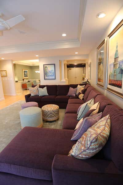  Transitional Vacation Home Living Room. Riverfront Condo by Elegant Designs Inc..