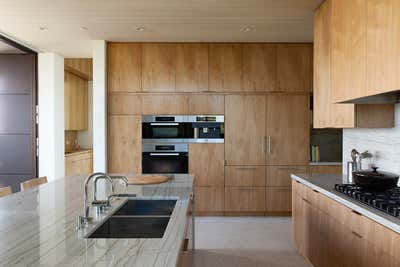  Modern Family Home Kitchen. Summitridge by Marmol Radziner.