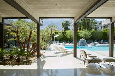  Mid-Century Modern Family Home Patio and Deck. Harvey House by Marmol Radziner.