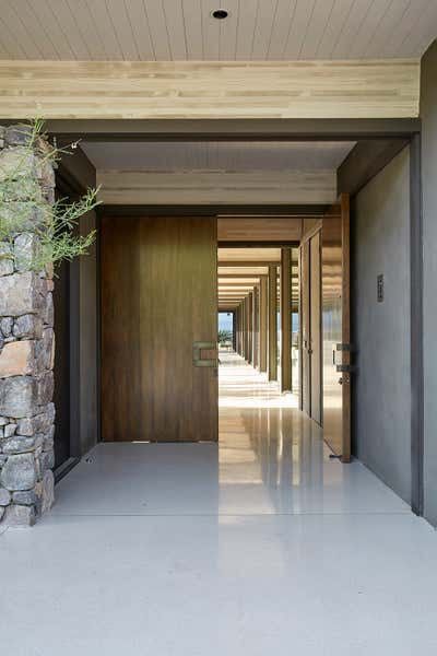  Mid-Century Modern Family Home Entry and Hall. Harvey House by Marmol Radziner.