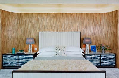  Coastal Apartment Bedroom. Laurel by de la Torre design studio llc.