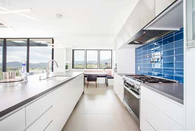  Contemporary Vacation Home Kitchen. Glenwild by Jaffa Group.