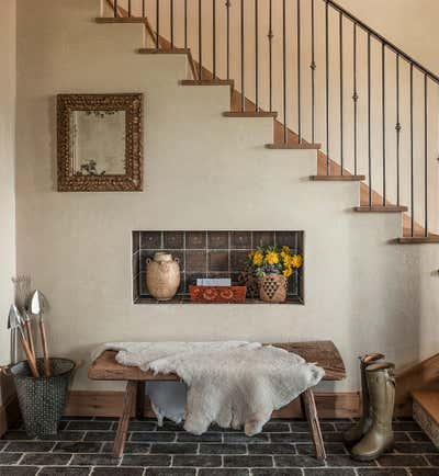  Rustic Family Home Entry and Hall. Bourgogne Modern by Cashmere Interior, LLC.